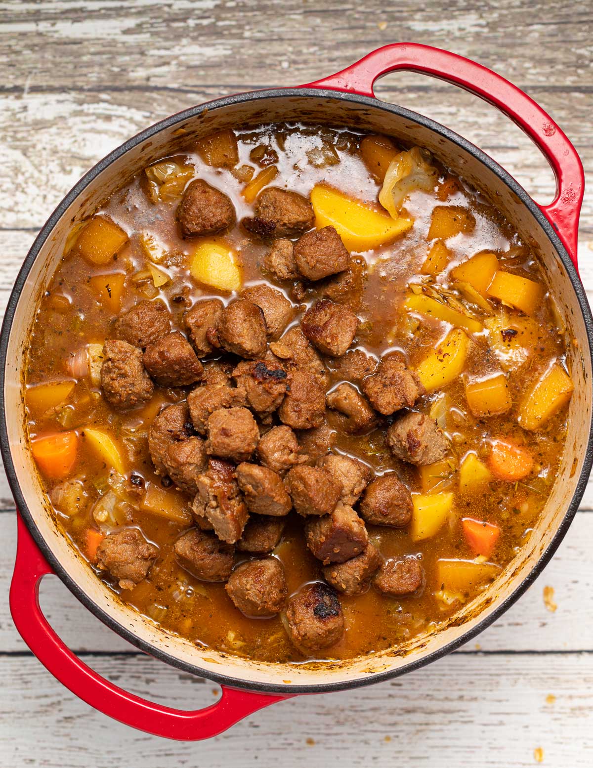 Vegan irish Stew with vegan meat pieces